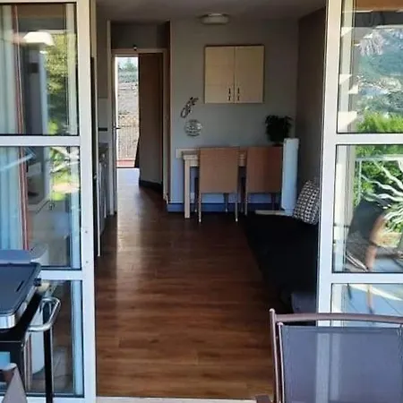 Renove, Super Equipe Avec Vue Magnifique * Saint-Raphael (Var)